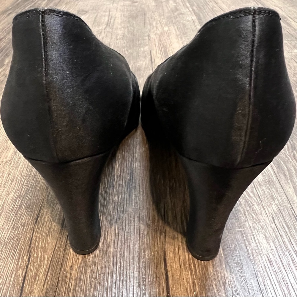 CHANEL Vintage Cap Toe Pumps Block Heels Black Suede Slip On Shoes Size 8.5 - Picture 9 of 15